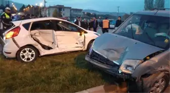 Kütahya'da Trafik Kazası: 8 Yaralı