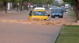 Mersin'de Dolu ve Şiddetli Yağış Etkili Oldu (2)