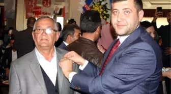 MHP Üye Olan 626 Kişinin Parti Rozetleri Törenle Takıldı