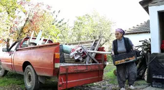 71 Yaşındaki Fatma Teyze Kamyonet Kullanarak Semt Pazarlarına Ürün Taşıyor