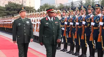 Çin Bağlantısı: Darbe Yapılan Zimbabve'nin Bağımlı Olduğu Ortağı