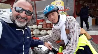 Japon Turiste Hamsi Yedirebilmek İçin Kilometrelerce Yol Kat Etti