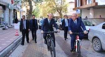 Bakan Yardımcısı Tüfekçi Şehir Merkezini Bisikletle Gezdi