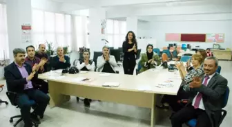 İşaret Dili Öğrenen Öğretmenler Klip Çekti