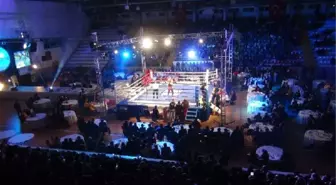 Bakan Arslan 'Kick Boks' Maçı İzledi