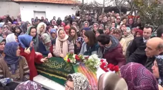 Edirne Merve Öğretmen Beyaz Önlüğü ve Kırmızı Karanfillerle Uğurlandı