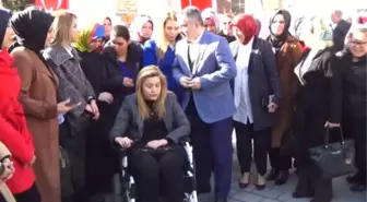 Kadına Şiddete Karşı Sevginin El İzi