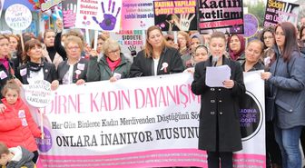 Kadınlar Meydanlardan Seslendi