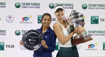 Gösteride Başrol Sharapova'nın