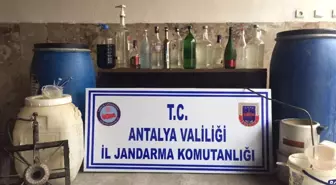 Antalya'da 264 Litre Kaçak İçki Ele Geçirildi