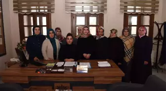 Baba: 'Kadınlar İçin Şiddetten Arınmış Bir Dünya Umut Ediyoruz'