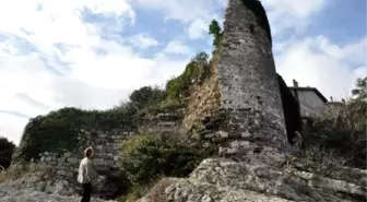 Amasra Kalesi'nde Yıkılma Tehlikesi