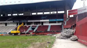 Avni Aker Stadyumu'na Yıkım İçin İlk Kepçe Vuruldu