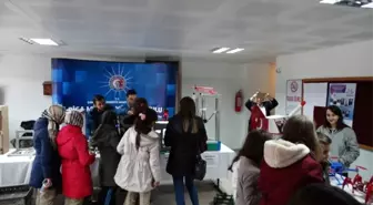 Biga'da Öğrenciler Makine Standını Gezdi