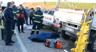 Adıyaman'da Trafik Kazası: 2 Ölü, 4 Yaralı