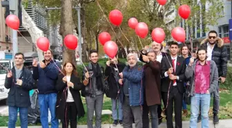 Aids Gününde Kırmızı Balon Uçurdular