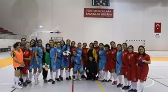 Kadına Şiddete Futbol Oynayarak Tepki Gösterdiler