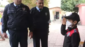 Polis Hayranı Lösemi Hastası Mustafa'nın Tek Hayali Arabalı Yatakta Uyumak