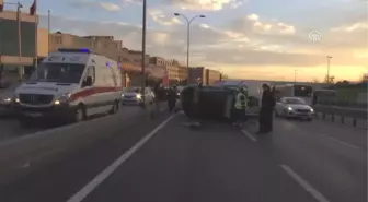 Sefaköy'de Trafik Kazası: 2 Yaralı