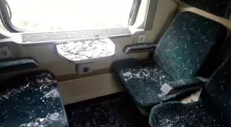 Yolcu Treni Hafriyat Kamyonuyla Çarpıştı