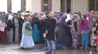 Kazada Ölen Anne, Baba ve Oğlu Yan Yana Defnedildi