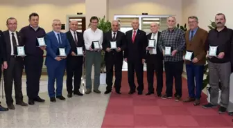 Rektör Gönen'den Hayırseverlere Plaket