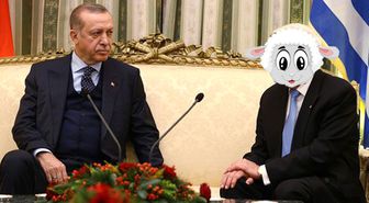 Yunan Vatandaşları Lozan Resti Çeken Erdoğan'ı Kurda, Kendi Cumhurbaşkanlarını Kuzuya Benzetti
