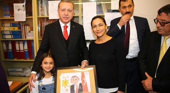 Cumhurbaşkanı Erdoğan, Celal Bayar Lisesi'ni Ziyaret Etti