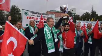 Kayseri Şeker Güreşçisi Fatih Cengiz Dünyada İlk 5 Arasına Girdi