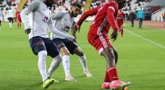 Süper Lig: Dg Sivasspor: 1 - Medipol Başakşehir: 0 (İlk Yarı)