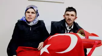 15 Yıl Sonra Çocuk Sahibi Olan Çift Bebeklerini Türk Bayrağına Sardı