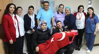 15 Yıl Sonra Gelen Mutluluğu Bayrağa Sardılar