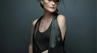 Carla Bruni, İstanbul'da Hayranlarıyla Buluşuyor