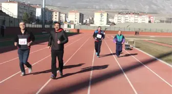 Erzincan'da Masterler ve Veteranlar Atletizm Yarışmaları Yapıldı