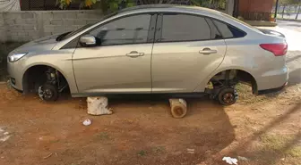 Adana'da Park Halindeki Otomobilin Tüm Lastikleri Çalındı