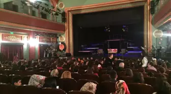 Pursaklarlı Kadınlar Tiyatronun Keyfini Çıkarttı