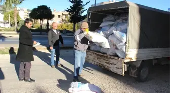 Silifke Belediyesi'nden 300 Aileye 135 Ton Odun Yardımı