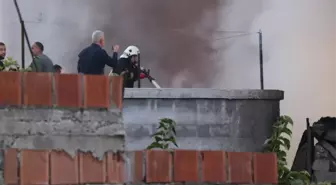Adana'da Yemeklik Yağ Deposundaki Yangın Söndürüldü