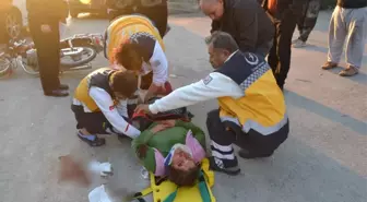Ekmek Almaktan Dönen Kadına Motosiklet Çarptı