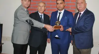 Tes-İş Şube Başkanı Aydın, Duyarlı Şoförün Ödülünü Verdi