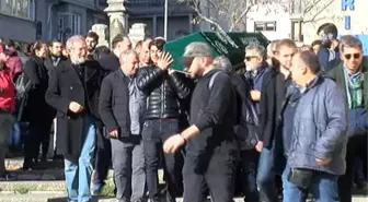 Yönetmen Mustafa Kemal Uzun İçin Teşvikiye Camii'nde Tören Düzenleniyor