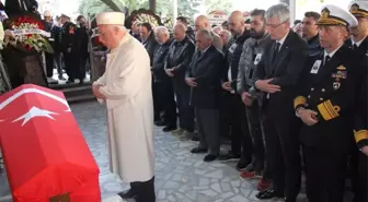 Toygar Işıklı Babasını Son Yolculuğuna Uğurladı