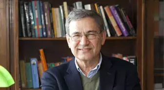 Orhan Pamuk'a Karadağ'dan Ödül