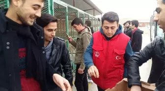 Yurttan Artan Yiyecekleri Kyk Öğrencileri Hayvan Barınağına Götürüyor