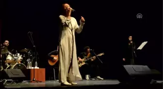 Leman Sam Bursa'da Konser Verdi