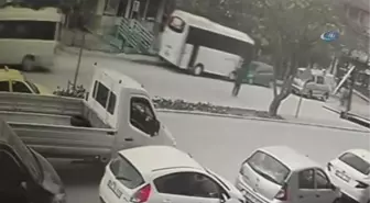 Kalp Krizi Geçirip Aracıyla Ters Yöne Girdiği Anlar Kameraya Yansımıştı.
