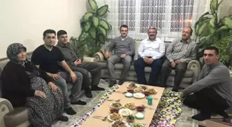 Altıntaş Protokolü Şehit Ailesini Ziyaret Etti