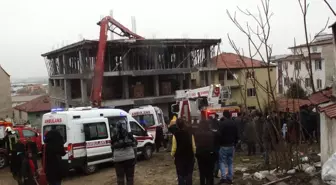 Beton Mikserinin Ayağı Çöktü: 1 Ölü, 1 Yaralı