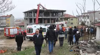 Beton Pompası İnşaata Devrildi, 1 Kişi Öldü