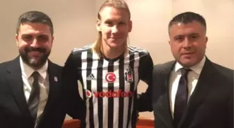 Vida, Beşiktaş Formasını Giydi